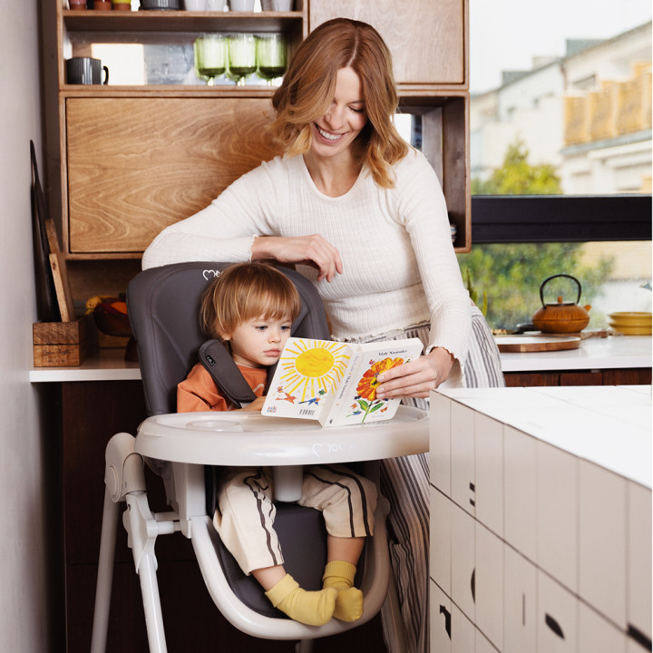 MoMi GOJO krzesełko do karmienia CZARNE